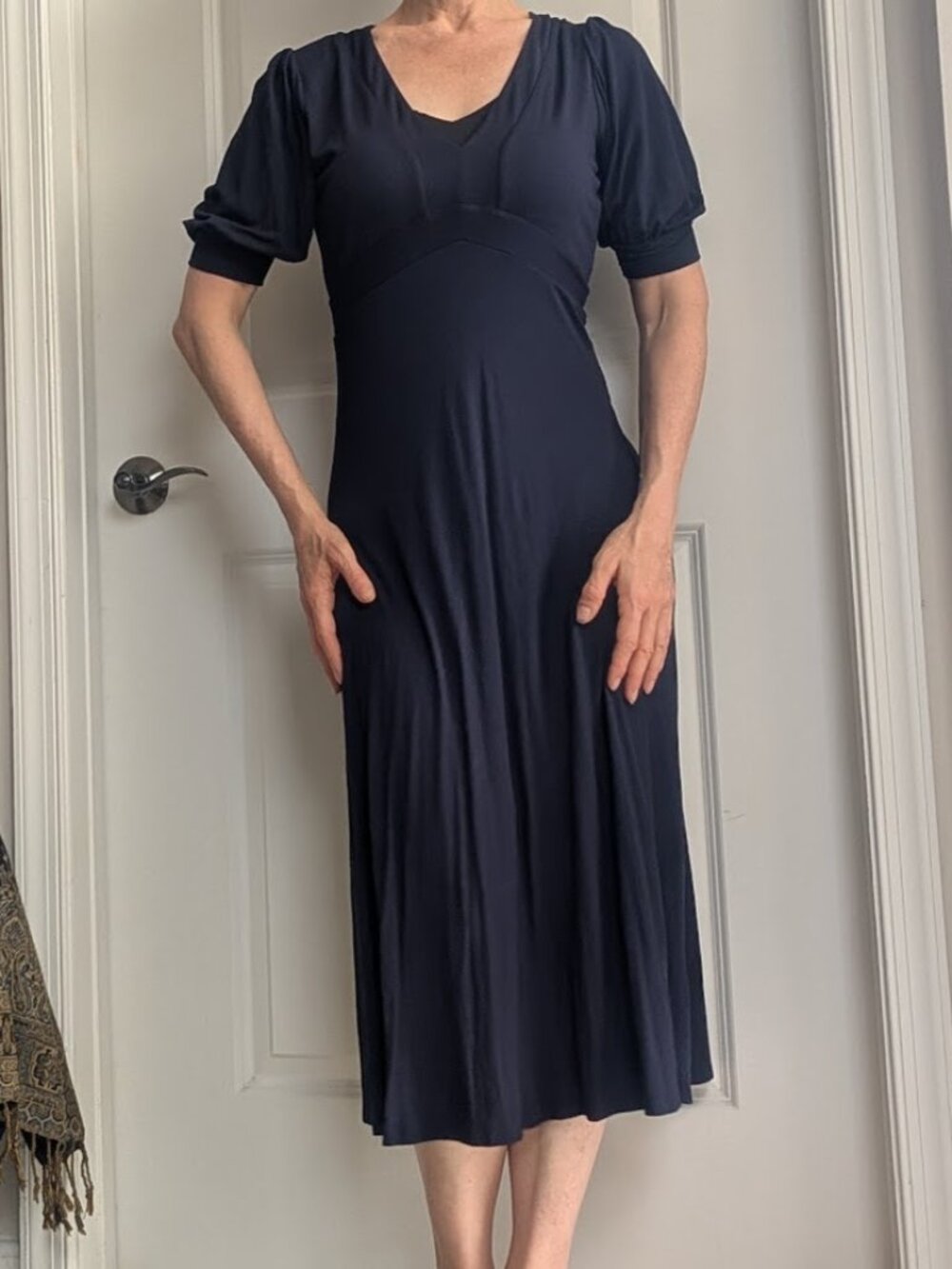 Classic Boden midi-dress. Flowy navy fabric.